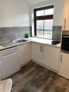1st Floor Flat in Mews